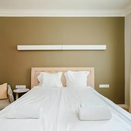 Stylish 1bd In The Heart Of The By Flat Mаnager