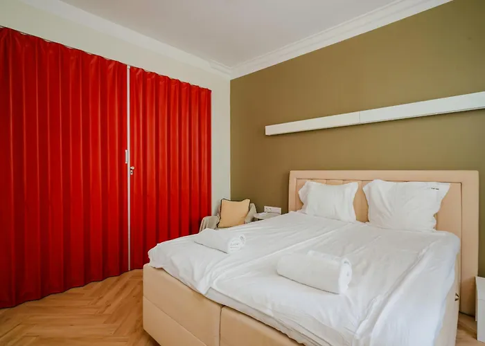 Stylish 1bd In The Heart Of The By Flat Mаnager * 索菲亞